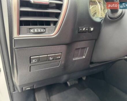 Білий Лексус НХ, об'ємом двигуна 2 л та пробігом 232 тис. км за 28000 $, фото 9 на Automoto.ua