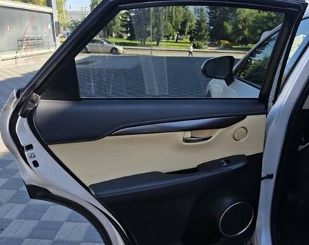 Білий Лексус НХ, об'ємом двигуна 2 л та пробігом 85 тис. км за 22900 $, фото 36 на Automoto.ua