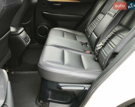 Білий Лексус НХ, об'ємом двигуна 1.99 л та пробігом 154 тис. км за 27601 $, фото 15 на Automoto.ua