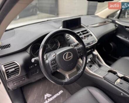 Білий Лексус НХ, об'ємом двигуна 1.99 л та пробігом 66 тис. км за 32900 $, фото 16 на Automoto.ua