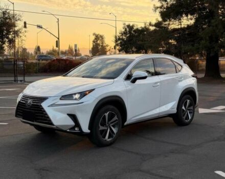 Білий Лексус НХ, об'ємом двигуна 2.5 л та пробігом 40 тис. км за 16000 $, фото 2 на Automoto.ua