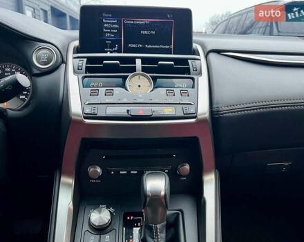 Белый Лексус НХ, объемом двигателя 1.99 л и пробегом 63 тыс. км за 30900 $, фото 66 на Automoto.ua