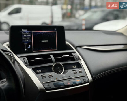 Белый Лексус НХ, объемом двигателя 2 л и пробегом 111 тыс. км за 29900 $, фото 11 на Automoto.ua