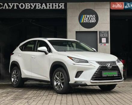 Белый Лексус НХ, объемом двигателя 2 л и пробегом 67 тыс. км за 28900 $, фото 4 на Automoto.ua