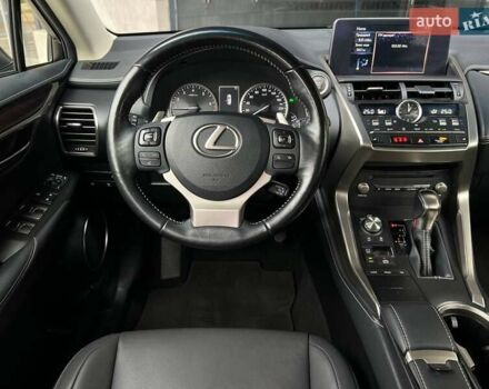 Белый Лексус НХ, объемом двигателя 2 л и пробегом 67 тыс. км за 28900 $, фото 14 на Automoto.ua