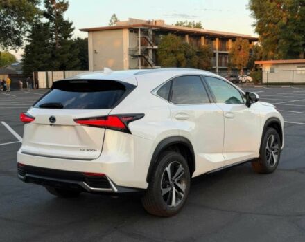 Білий Лексус НХ, об'ємом двигуна 2.5 л та пробігом 40 тис. км за 16000 $, фото 5 на Automoto.ua