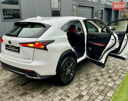 Белый Лексус НХ, объемом двигателя 1.99 л и пробегом 63 тыс. км за 30900 $, фото 93 на Automoto.ua