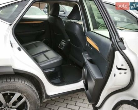 Білий Лексус НХ, об'ємом двигуна 1.99 л та пробігом 154 тис. км за 27601 $, фото 17 на Automoto.ua