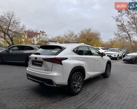 Білий Лексус НХ, об'ємом двигуна 1.99 л та пробігом 66 тис. км за 32900 $, фото 6 на Automoto.ua