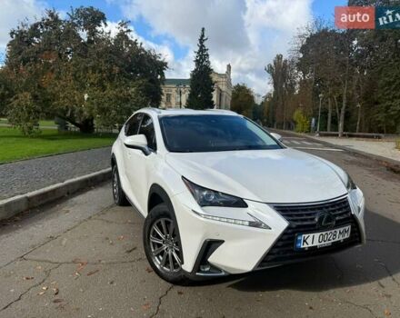 Белый Лексус НХ, объемом двигателя 2 л и пробегом 233 тыс. км за 22000 $, фото 6 на Automoto.ua