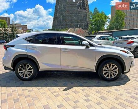 Білий Лексус НХ, об'ємом двигуна 2 л та пробігом 73 тис. км за 27000 $, фото 3 на Automoto.ua
