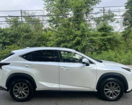 Белый Лексус НХ, объемом двигателя 2 л и пробегом 39 тыс. км за 17200 $, фото 6 на Automoto.ua