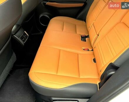 Білий Лексус НХ, об'ємом двигуна 2 л та пробігом 75 тис. км за 27000 $, фото 9 на Automoto.ua