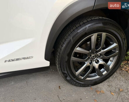 Белый Лексус НХ, объемом двигателя 2.49 л и пробегом 149 тыс. км за 29900 $, фото 1 на Automoto.ua