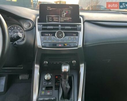 Белый Лексус НХ, объемом двигателя 2 л и пробегом 97 тыс. км за 31690 $, фото 24 на Automoto.ua