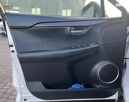 Білий Лексус НХ, об'ємом двигуна 2 л та пробігом 97 тис. км за 31250 $, фото 10 на Automoto.ua