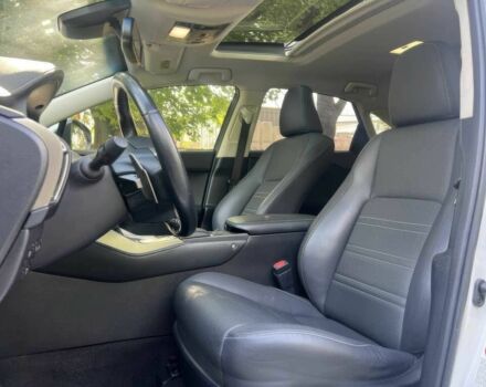 Белый Лексус НХ, объемом двигателя 2 л и пробегом 39 тыс. км за 17200 $, фото 8 на Automoto.ua