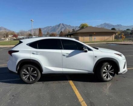 Білий Лексус НХ, об'ємом двигуна 2 л та пробігом 31 тис. км за 13900 $, фото 3 на Automoto.ua