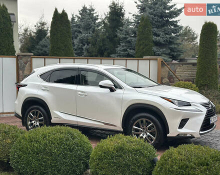 Білий Лексус НХ, об'ємом двигуна 2.5 л та пробігом 58 тис. км за 38900 $, фото 4 на Automoto.ua