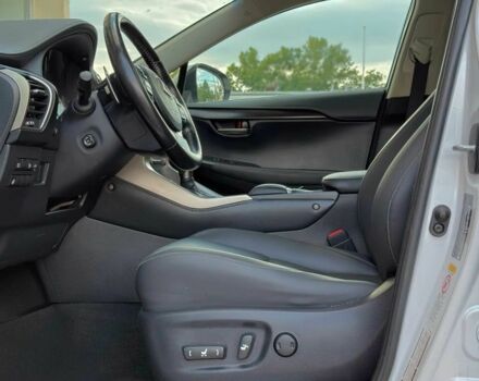 Белый Лексус НХ, объемом двигателя 2.5 л и пробегом 45 тыс. км за 17000 $, фото 9 на Automoto.ua