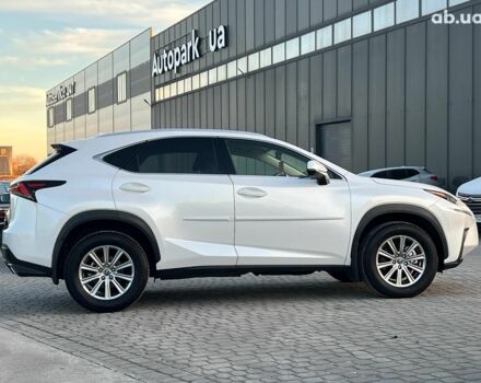 Білий Лексус НХ, об'ємом двигуна 2 л та пробігом 97 тис. км за 31250 $, фото 5 на Automoto.ua