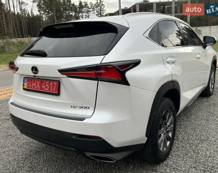 Білий Лексус НХ, об'ємом двигуна 2 л та пробігом 75 тис. км за 27000 $, фото 3 на Automoto.ua