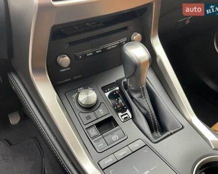 Білий Лексус НХ, об'ємом двигуна 2 л та пробігом 75 тис. км за 27000 $, фото 12 на Automoto.ua