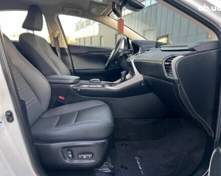 Білий Лексус НХ, об'ємом двигуна 2 л та пробігом 97 тис. км за 31250 $, фото 37 на Automoto.ua