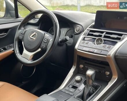 Білий Лексус НХ, об'ємом двигуна 2 л та пробігом 75 тис. км за 27000 $, фото 14 на Automoto.ua