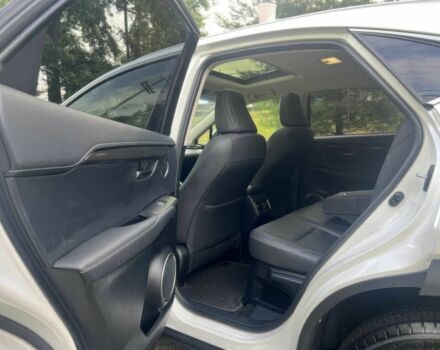 Белый Лексус НХ, объемом двигателя 2 л и пробегом 39 тыс. км за 17200 $, фото 11 на Automoto.ua