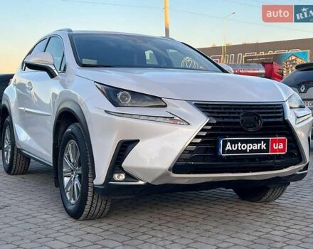 Белый Лексус НХ, объемом двигателя 2 л и пробегом 97 тыс. км за 31690 $, фото 2 на Automoto.ua
