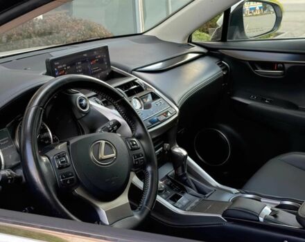 Белый Лексус НХ, объемом двигателя 2.5 л и пробегом 45 тыс. км за 17000 $, фото 8 на Automoto.ua