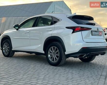 Белый Лексус НХ, объемом двигателя 2 л и пробегом 97 тыс. км за 31690 $, фото 8 на Automoto.ua