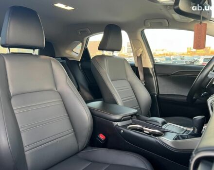 Білий Лексус НХ, об'ємом двигуна 2 л та пробігом 97 тис. км за 31250 $, фото 39 на Automoto.ua