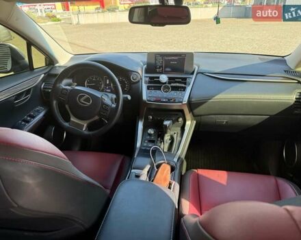 Білий Лексус НХ, об'ємом двигуна 1.99 л та пробігом 72 тис. км за 34000 $, фото 12 на Automoto.ua