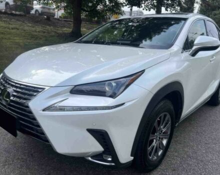 Белый Лексус НХ, объемом двигателя 2 л и пробегом 39 тыс. км за 17200 $, фото 2 на Automoto.ua