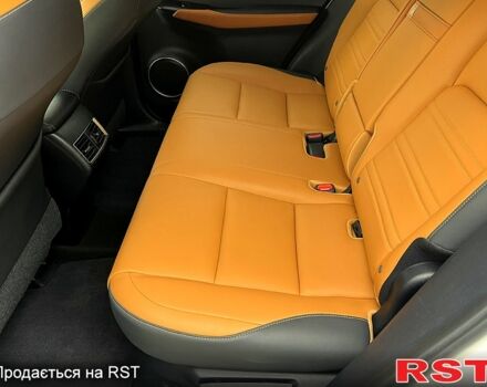 Белый Лексус НХ, объемом двигателя 2 л и пробегом 70 тыс. км за 28500 $, фото 9 на Automoto.ua