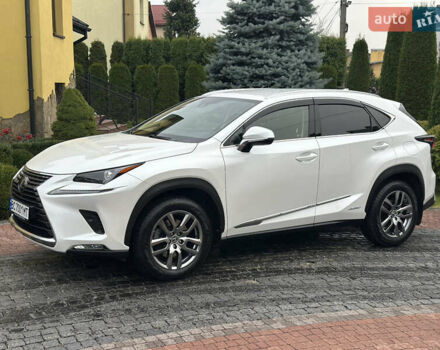 Білий Лексус НХ, об'ємом двигуна 2.5 л та пробігом 58 тис. км за 38900 $, фото 2 на Automoto.ua