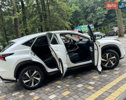Лексус НХ 2019 в Трускавце на Automoto.ua Белый Лексус НХ, объемом двигателя 2 л и пробегом 33 тыс. км за 28950 $, фото 50 на Automoto.ua