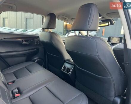 Белый Лексус НХ, объемом двигателя 2 л и пробегом 97 тыс. км за 31690 $, фото 31 на Automoto.ua