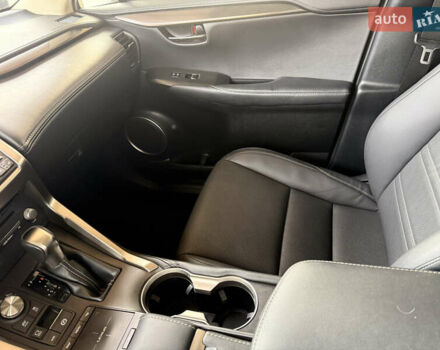 Белый Лексус НХ, объемом двигателя 2.49 л и пробегом 149 тыс. км за 29900 $, фото 22 на Automoto.ua