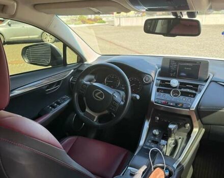 Білий Лексус НХ, об'ємом двигуна 1.99 л та пробігом 72 тис. км за 34000 $, фото 13 на Automoto.ua
