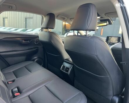 Білий Лексус НХ, об'ємом двигуна 2 л та пробігом 97 тис. км за 31250 $, фото 31 на Automoto.ua