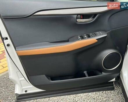 Білий Лексус НХ, об'ємом двигуна 2 л та пробігом 75 тис. км за 27000 $, фото 8 на Automoto.ua