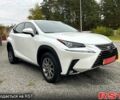 Белый Лексус НХ, объемом двигателя 2 л и пробегом 70 тыс. км за 28500 $, фото 2 на Automoto.ua