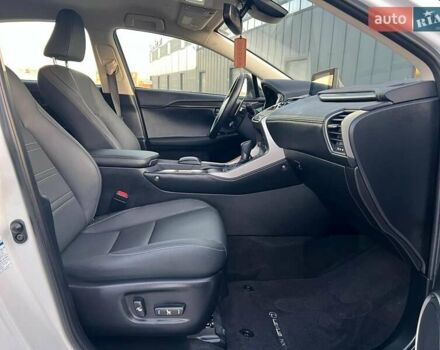 Белый Лексус НХ, объемом двигателя 2 л и пробегом 97 тыс. км за 31690 $, фото 37 на Automoto.ua