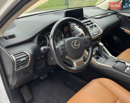 Білий Лексус НХ, об'ємом двигуна 2 л та пробігом 75 тис. км за 27000 $, фото 6 на Automoto.ua