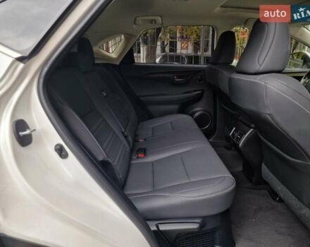Белый Лексус НХ, объемом двигателя 2.49 л и пробегом 35 тыс. км за 37490 $, фото 56 на Automoto.ua