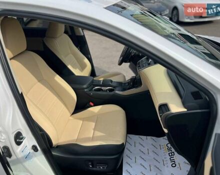 Білий Лексус НХ, об'ємом двигуна 2.49 л та пробігом 65 тис. км за 30700 $, фото 33 на Automoto.ua