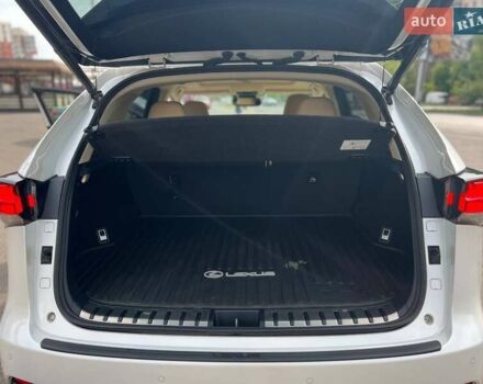 Білий Лексус НХ, об'ємом двигуна 2.49 л та пробігом 65 тис. км за 30700 $, фото 28 на Automoto.ua